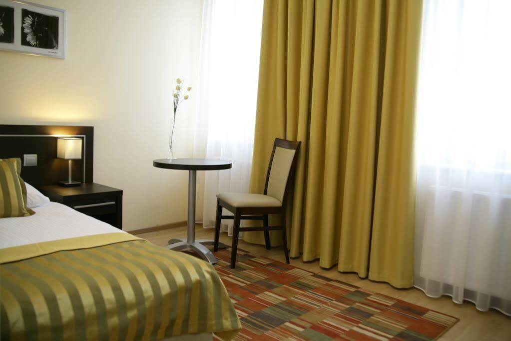 Hotel Safir Poznan Luaran gambar