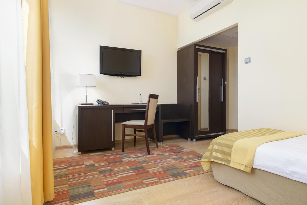 Hotel Safir Poznan Luaran gambar