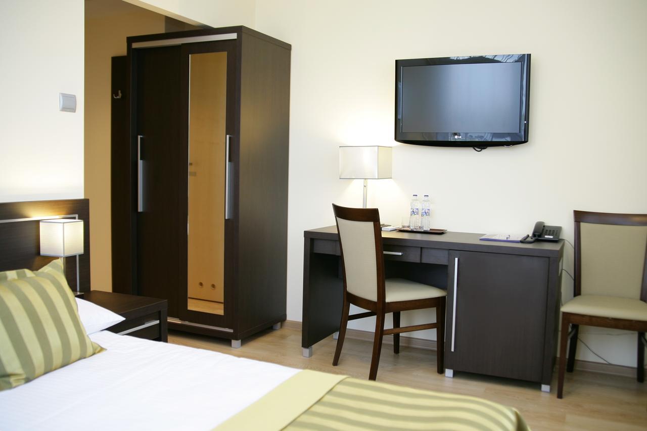 Hotel Safir Poznan Luaran gambar
